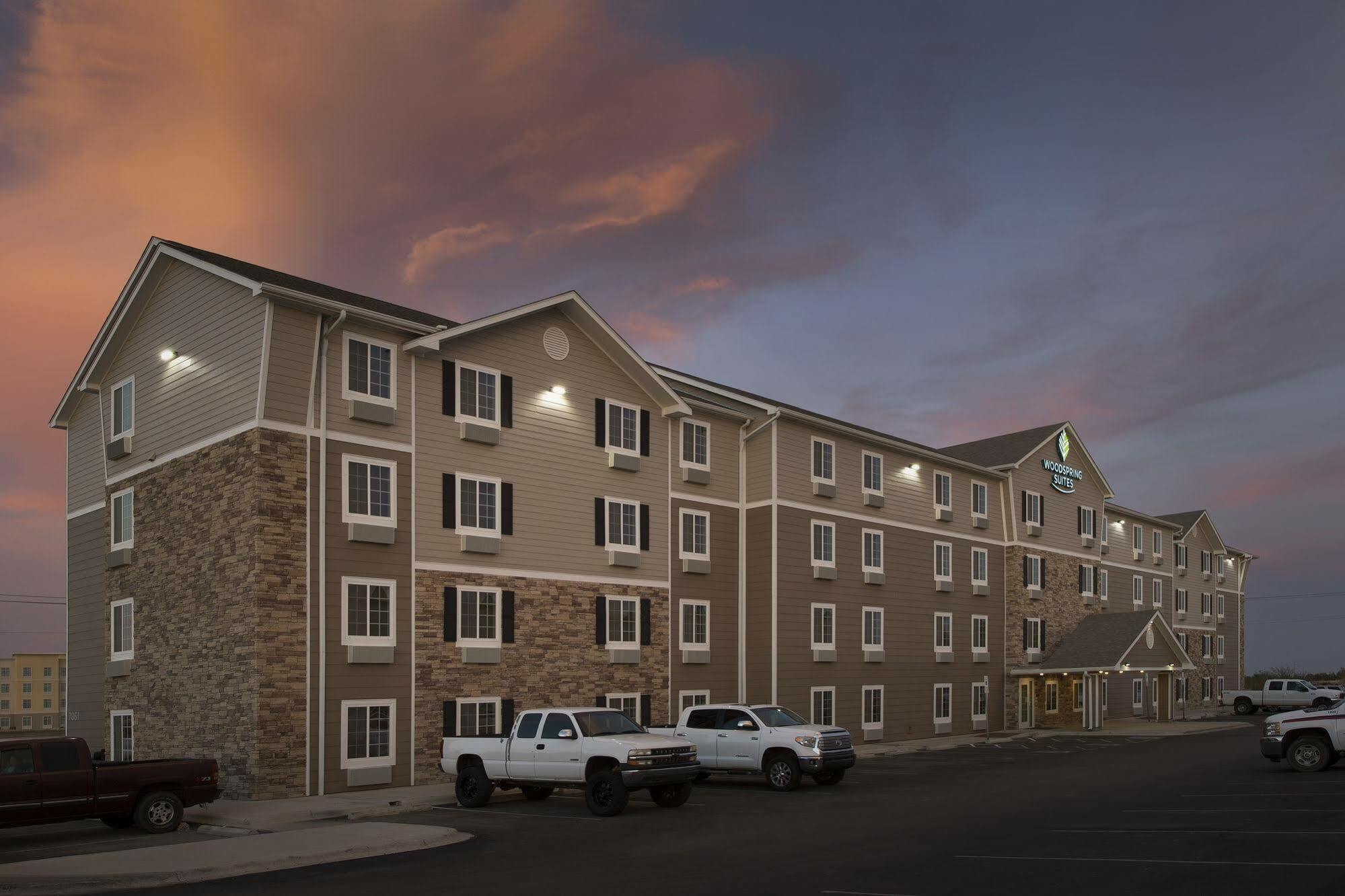 Woodspring Suites Odessa Exterior photo